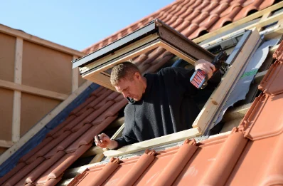 Pose de fenêtres de toit Velux à Limalonges